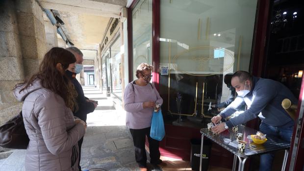 La comarca de Bergantiños, salvo A Laracha, y Ribadavia se une a las restricciones: estos son los concellos afectados en Galicia