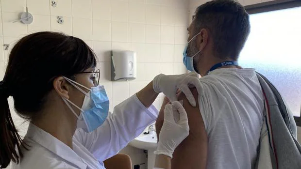 Más de 384.000 personas se han vacunado de la gripe en centros sanitarios de Castilla-La Mancha