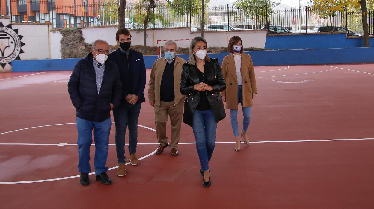 Tolón, García y Pérez del Pino durante su visita a la cubierta