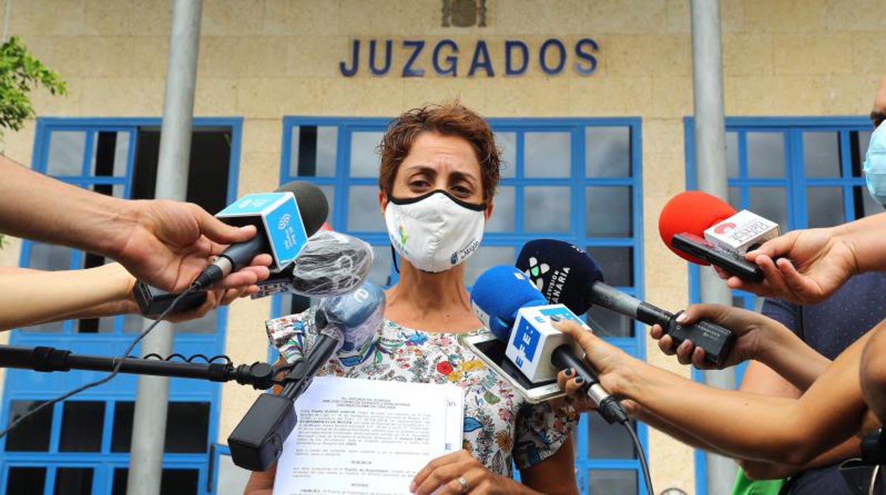 Onalia Bueno, alcaldesa de Mogán, explica el suceso de ayer en una entrevista con ABC