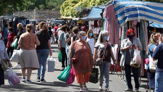 Las Cortes de Castilla-La Mancha instan a permitir los mercadillos y todos los puestos con licencia