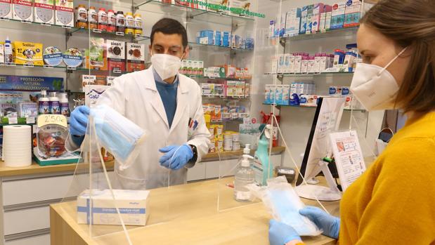 Sanidad no ve necesario por el momento realizar test en las farmacias de Castilla y León