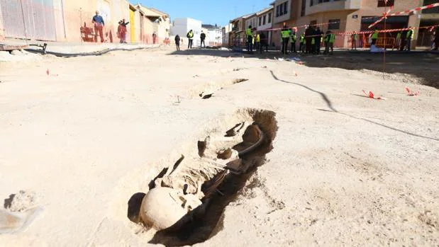 Los arqueólogos ya han localizado casi 500 tumbas en la gran necrópolis islámica de Tauste