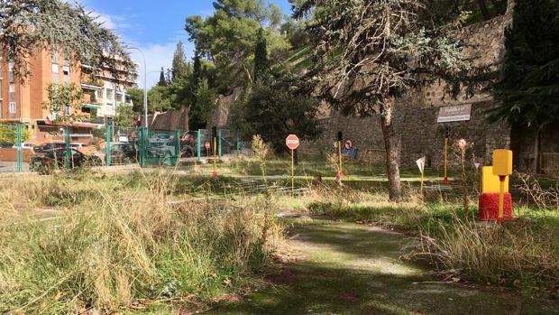 Denuncian el abandono del parque infantil de Tráfico de Toledo