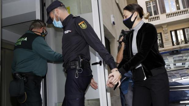 Prisión permanente revisable para la mujer que estranguló al hijo autista de su pareja en Elda