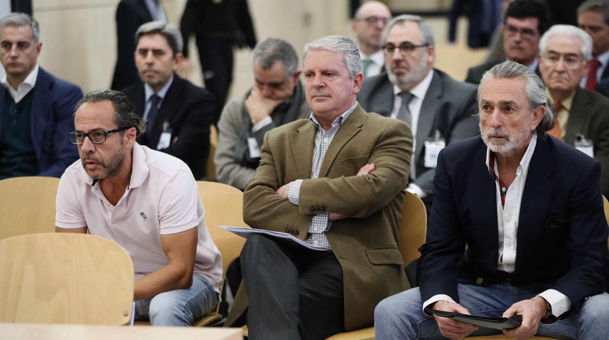 (De izda a dcha) Álvaro Pérez Alonso 'El Bigotes'; Pablo Crespo, y Francisco Correa, en la Audiencia Nacional, 2018