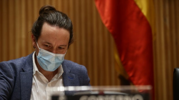 Iglesias mantiene el pulso al PSOE por los desahucios y fija dos semanas para presentar el decreto