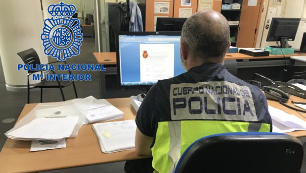 «Busco sexo»: anuncia en Internet el móvil de una menor con fotos en ropa interior de otra mujer en Valencia