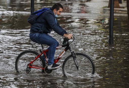 Imagen del episodio de lluvias registrado este viernes en Valencia