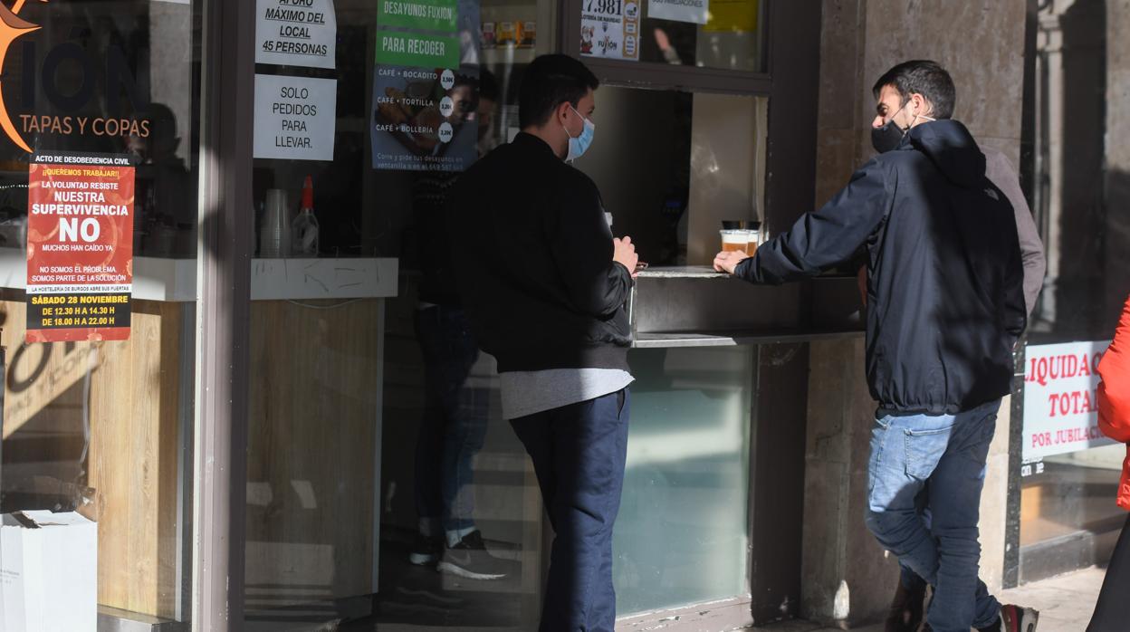 Un bar durante la protesta de este sábado en la capital burgalesa