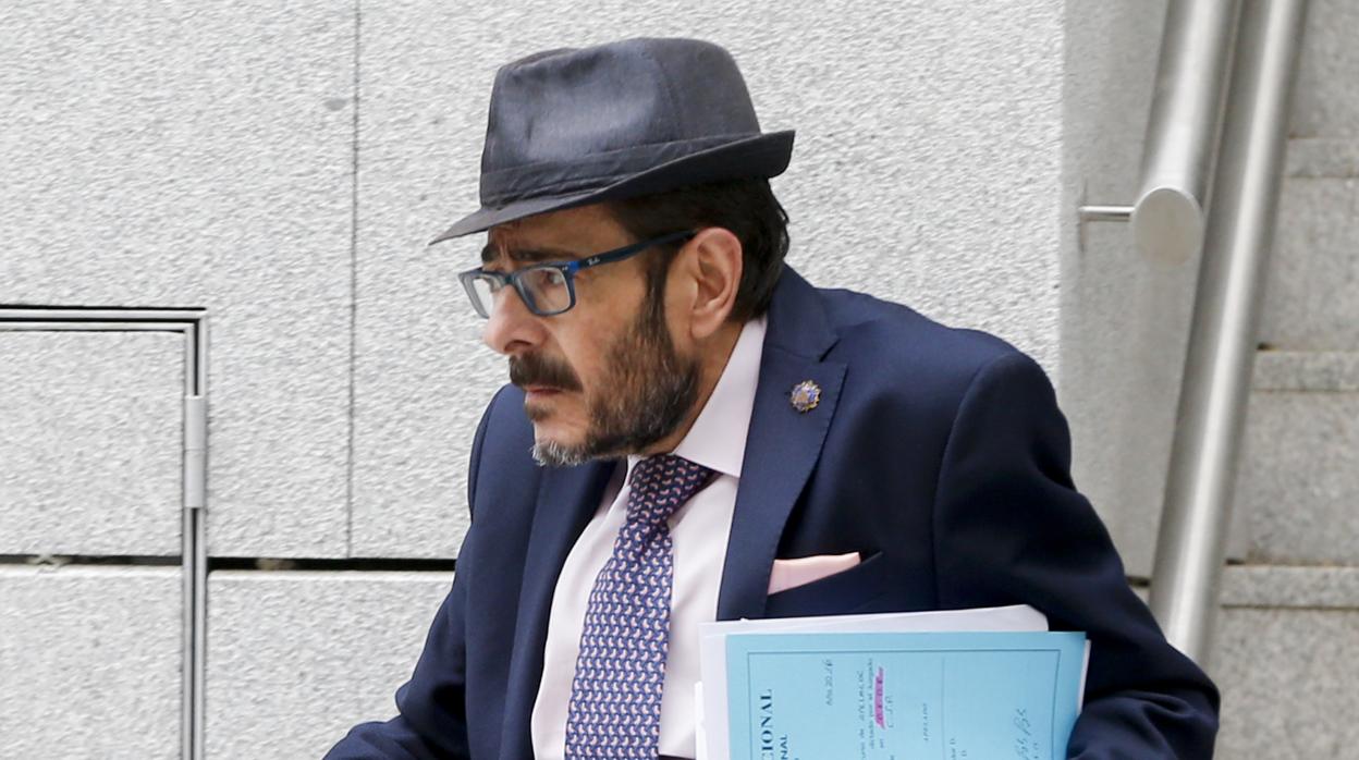 Alfonso Guevara, a la salida de la Audiencia