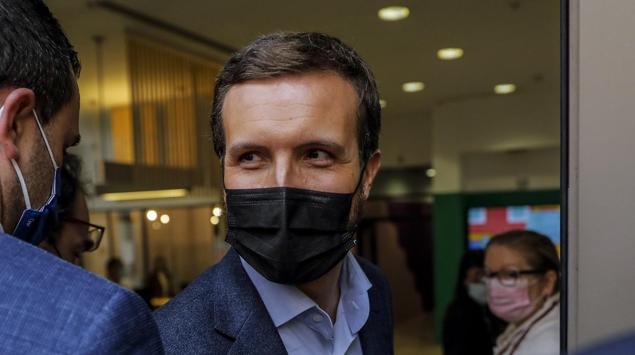 El presidente del PP, Pablo Casado, este fin de semana en Valencia, en un encuentro con la comunidad educativa