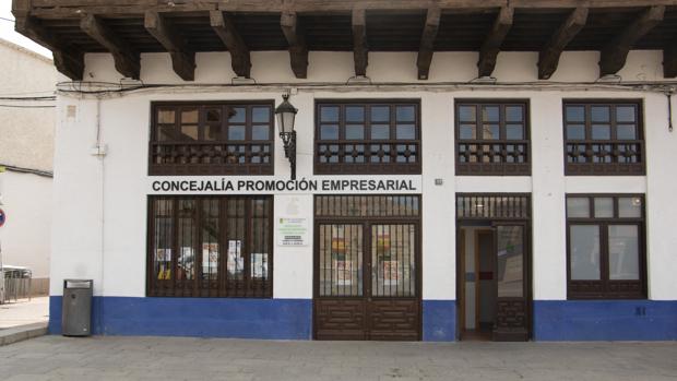 El Ayuntamiento de Consuegra y Fedeto firman un convenio para ayudar a las empresas