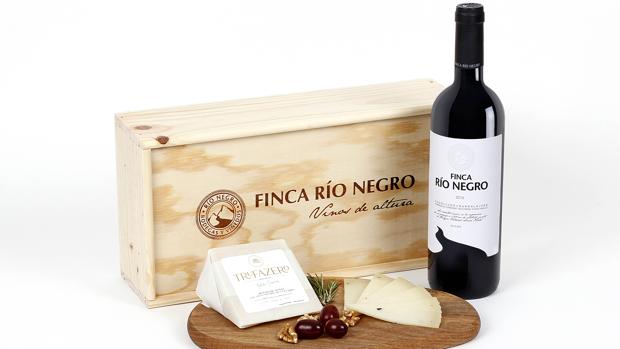 El vino de Finca Río Negro y el queso de Trufazero maridan para celebrar la Navidad