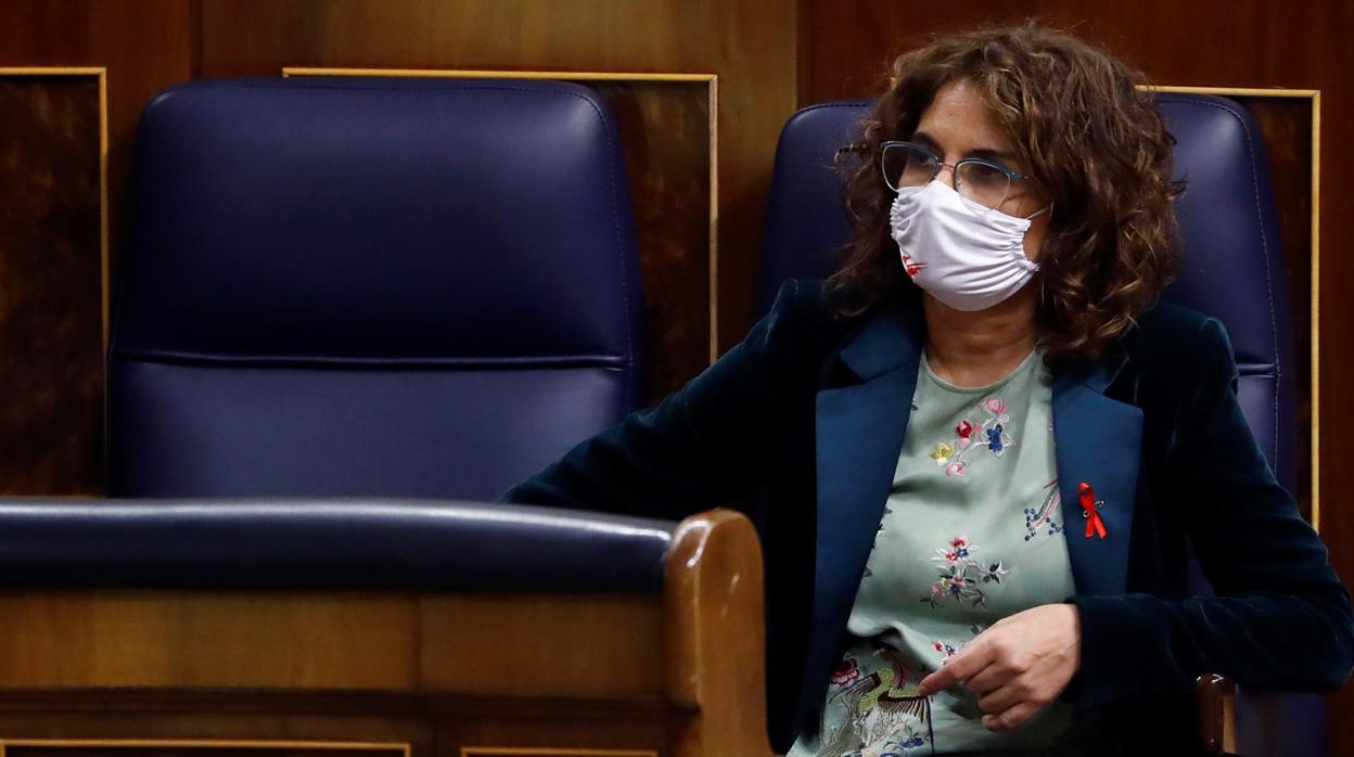 La ministra de Hacienda, María Jesús Montero, durante el pleno de este martes en el Congreso de los Diputados