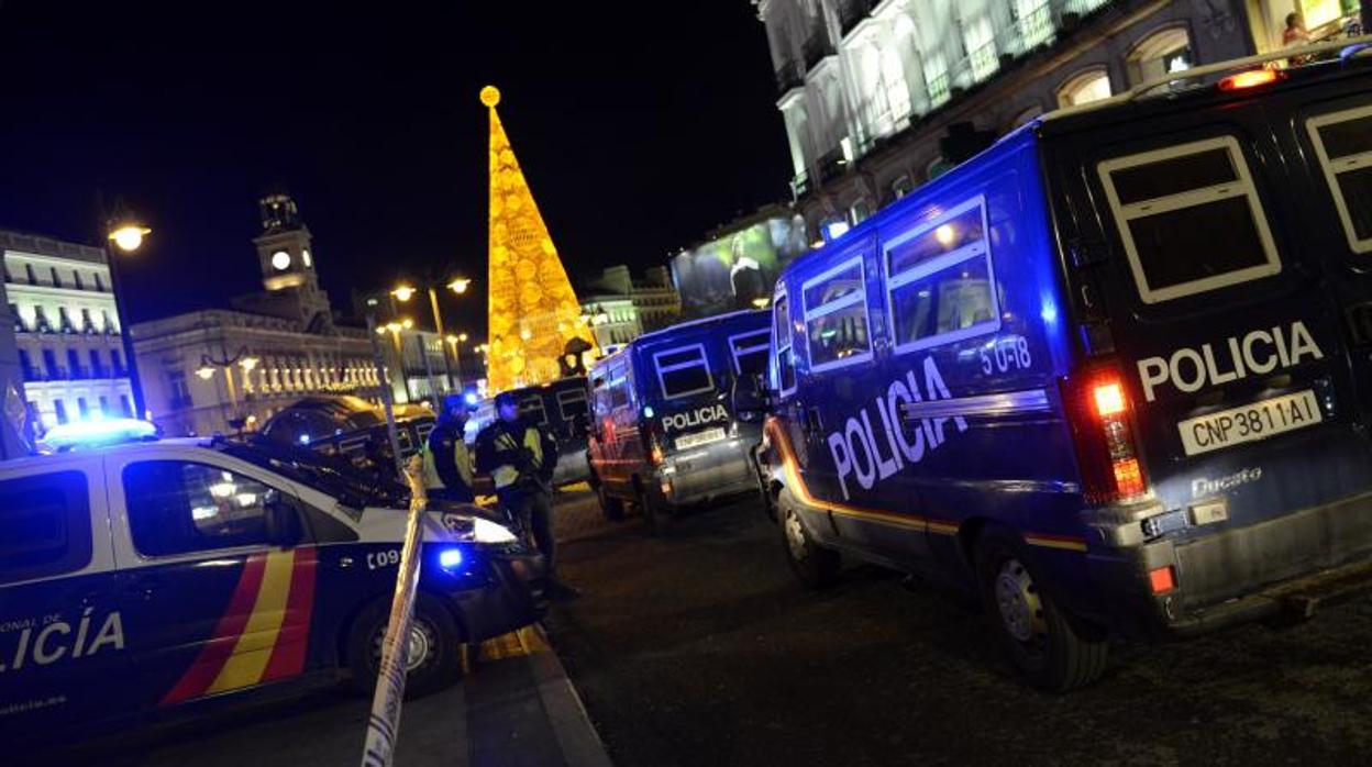 El dispositivo policial preparado antes de las campanadas en el Kilómetro Cero de Madrid