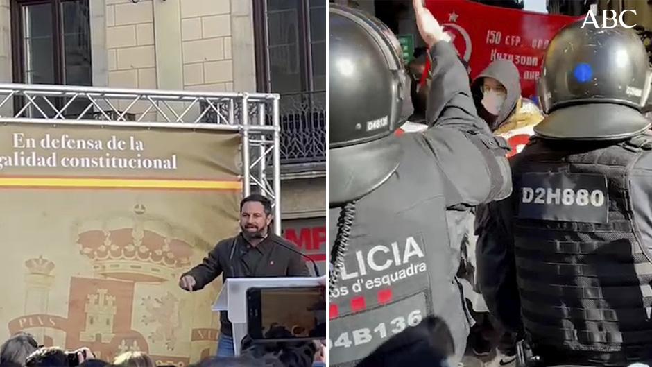 Vídeo: Tensión en Barcelona durante el mitin de Abascal frente al Palau de la Generalitat