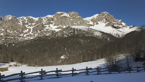 Alerta en Picos de Europa por aludes capaces de sepultar a una persona