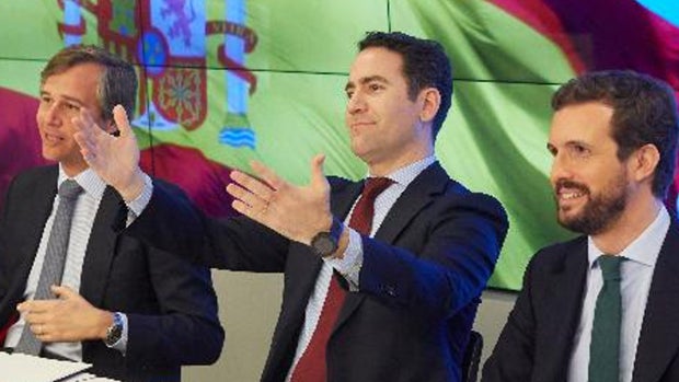 Casado desactiva las críticas de los barones y busca la unidad de acción del partido en toda España