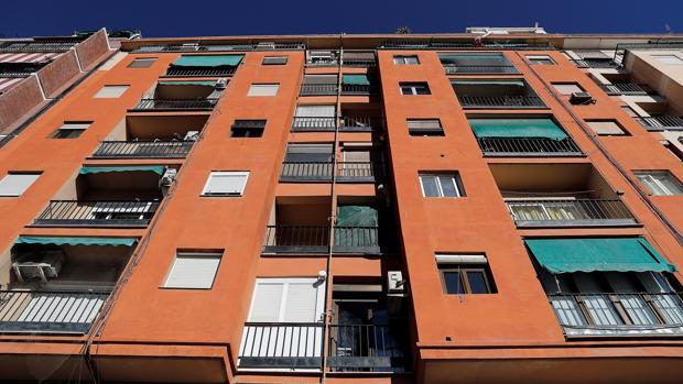 Muere una mujer de 54 años en el incendio de su vivienda en Valencia