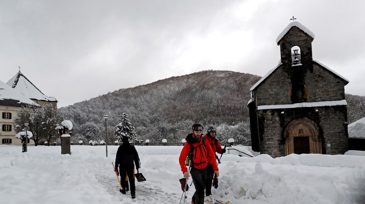 Imagen de la nevada que se ha acumulado en Roncesvalles en estos días festivos en Navarra