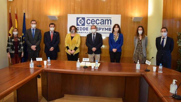 Cecam advierte de que 15.000 empresas de la región están en riesgo de desaparición