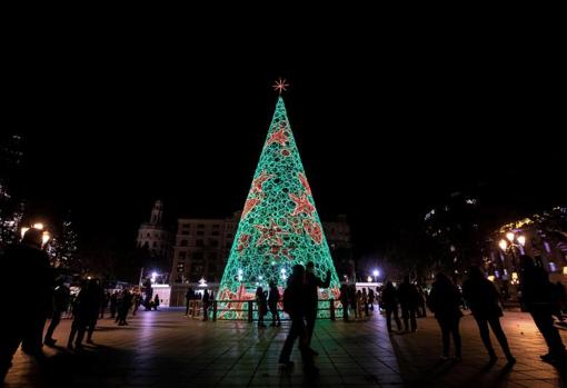 Encendido de la iluminación navideña en la ciudad de Valencia