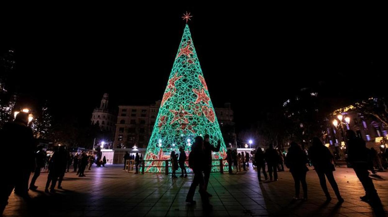 Encendido de la iluminación navideña en la ciudad de Valencia