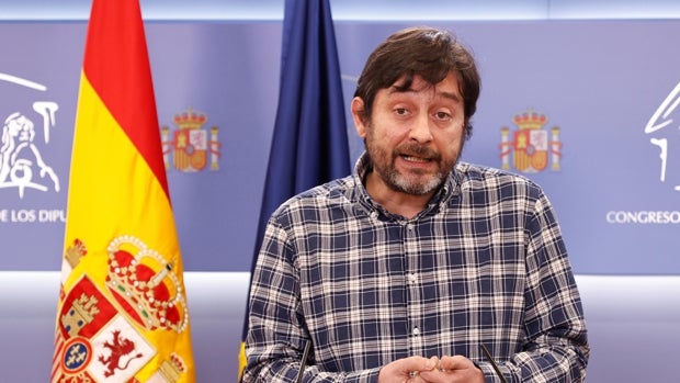 Podemos niega que el Rey Felipe pueda diferenciarse de los actos de Juan Carlos I: «Es una vergüenza internacional»