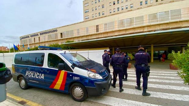 Los inmigrantes retenidos en Valencia llegaron desde Canarias en ocho aviones de Vueling y Ryanair