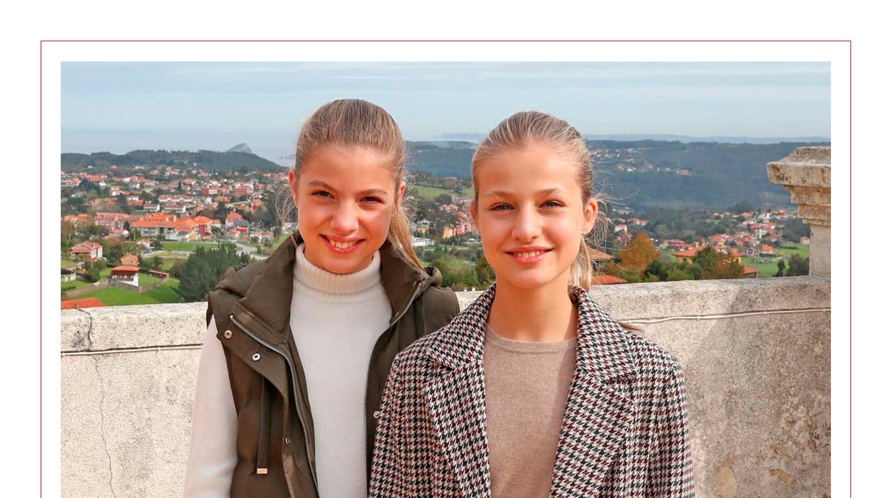 Foto de la Princesa y la Infanta Sofía con la que los Reyes felicitan esta Navidad