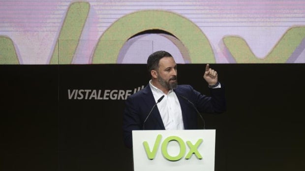 Vox sitúa en Cataluña la clave de su futuro en el pulso con el PP