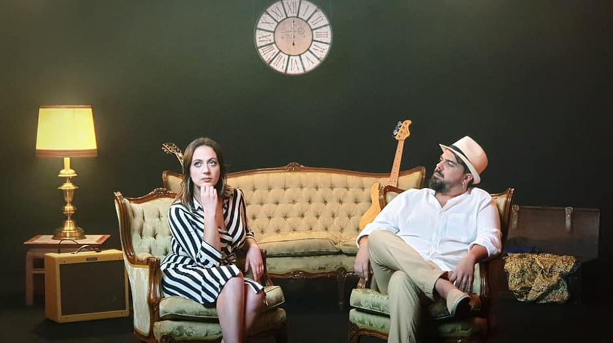 María Villalón y Carlos Bueso, en el videoclip