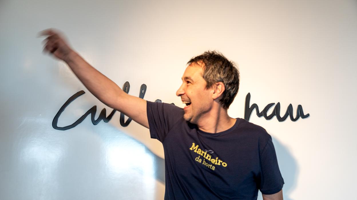 Javier Olleros, chef de «Culler de Pau» celebrando su segunda estrella Michelín, en el restaurante