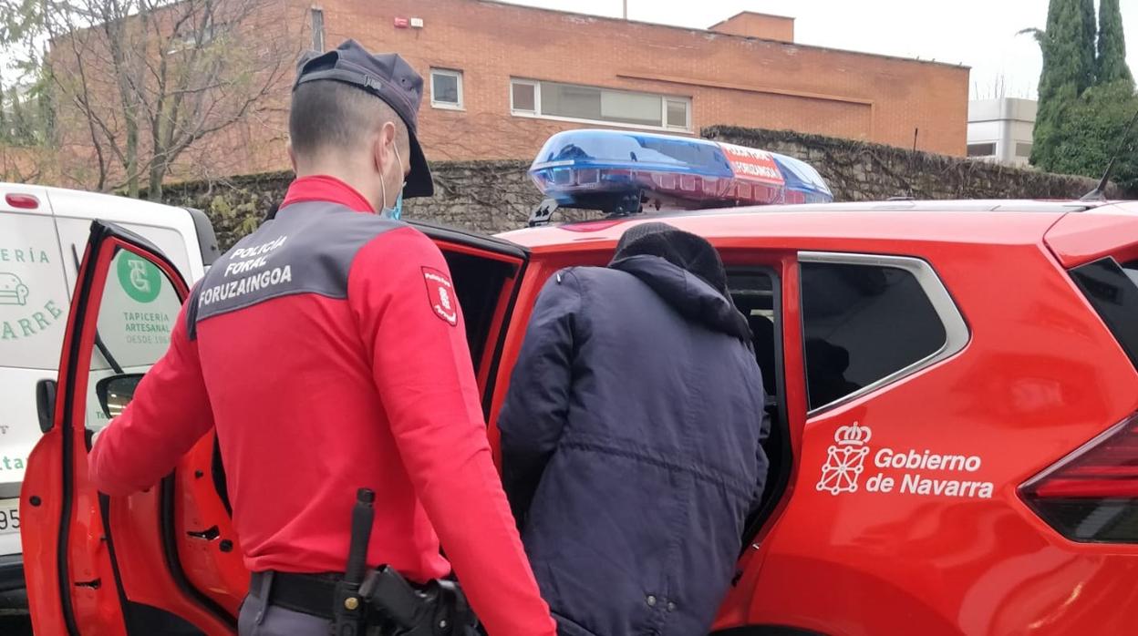 Imagen de una de las detenciones realizadas por Policía Foral esta semana en Pamplona