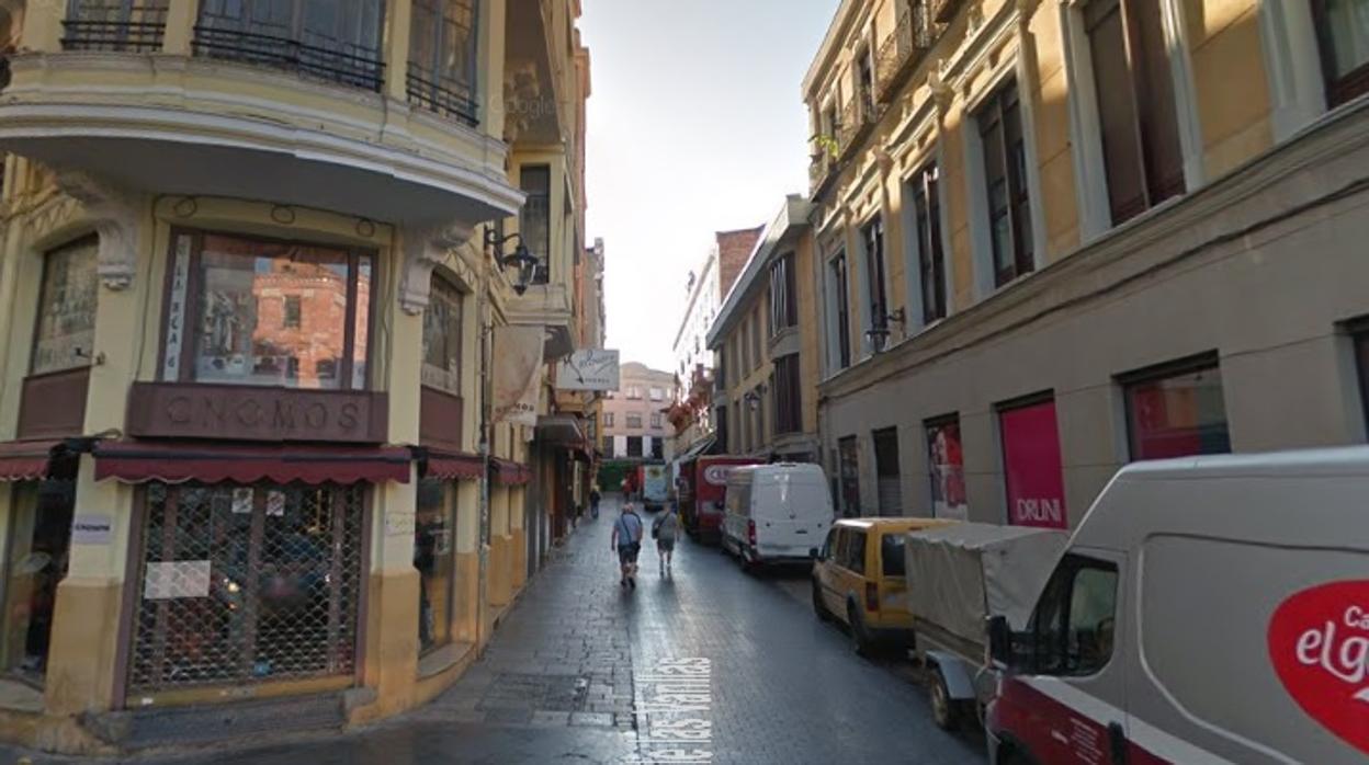 Calle en la que se encuentra el bar denunciado en el centro de la capital leonesa