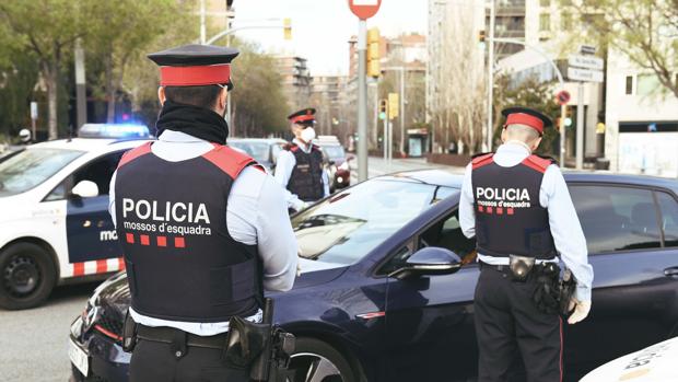 Los Mossos se estrenan en Tik Tok para hablar de ciberacoso, drogas y seguridad