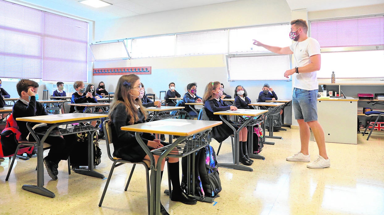 El curso supera el primer trimestre sin centros cerrados por Covid