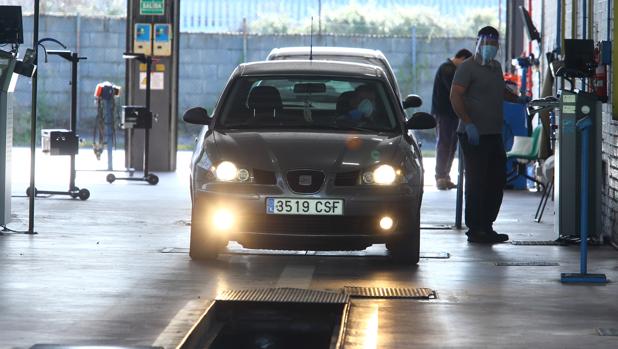 Las tarifas de la ITV en Castilla y León se reducen a la mitad para los eléctricos y bajan un 0,4% para el resto