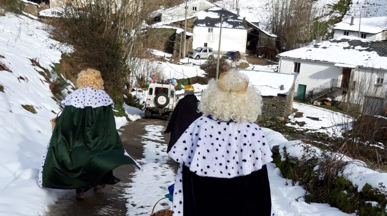 Los Reyes Magos paseando por Courel (Lugo)