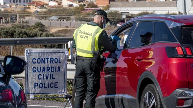 La Generalitat Valenciana confina 29 municipios, amplía el toque de queda y cierra la hostelería a las cinco de la tarde