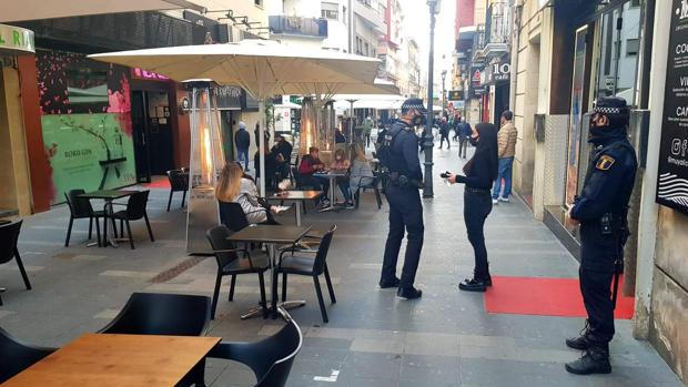 Restricciones en Alicante: el Ayuntamiento activa un plan de vigilancia anti-botellón de tardeo por el coronavirus