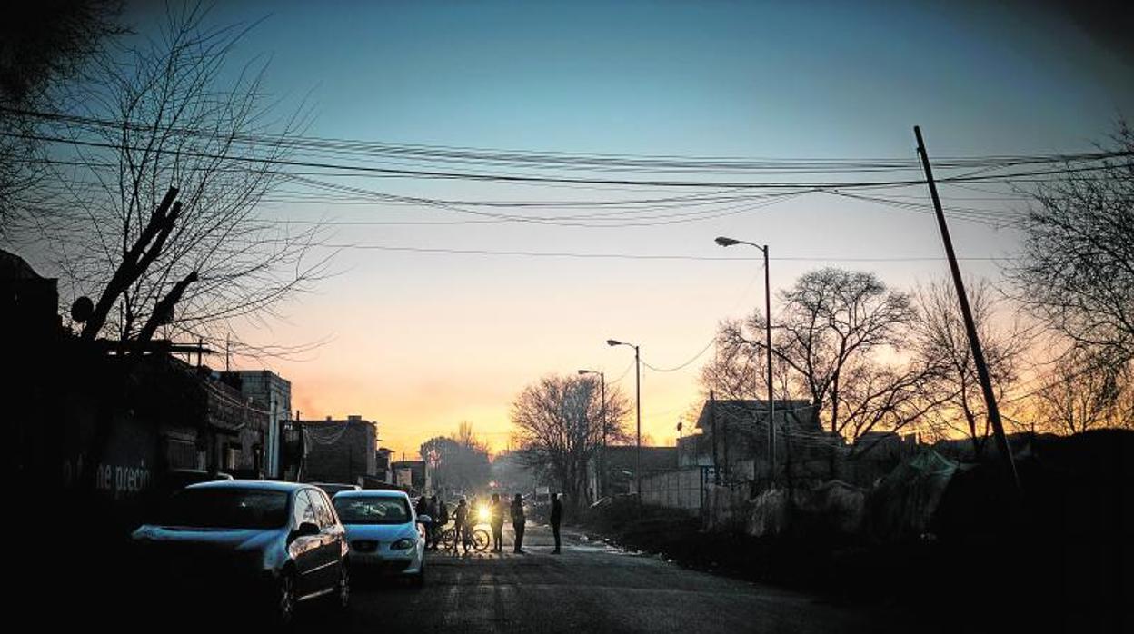 Algunas de las calles de la Cañada Real afectadas por la falta de suministro