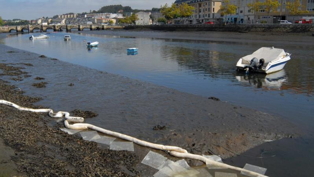 Empieza la licitación del dragado de la ría de O Burgo, que arrancará «sí o sí» este año