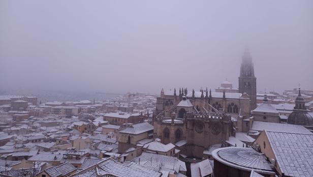 La ciudad de Toledo amanece bajo una histórica nevada