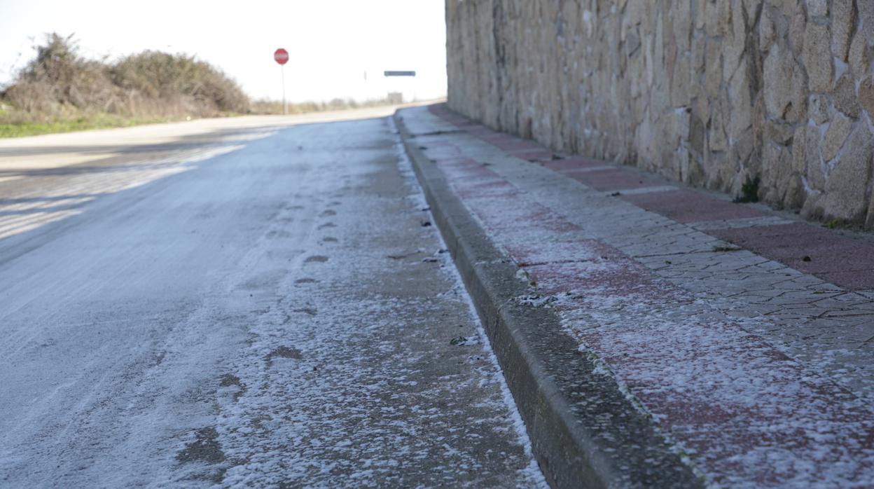 «Filomena» cierra doce tramos de carreteras en cinco provincias y obliga al embolsamiento de camiones