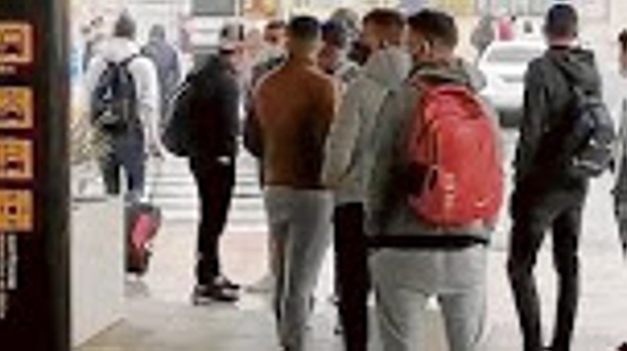 Grupo de inmigrantes que llegó a Granada desde Canarias en diciembre