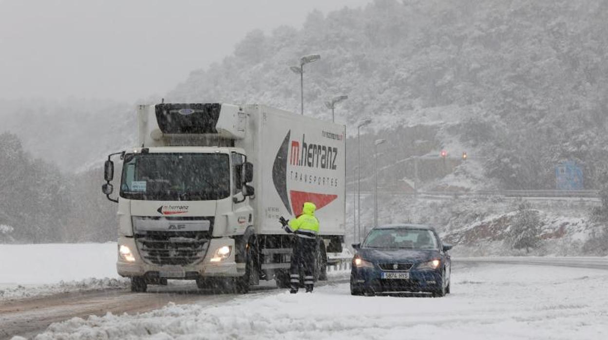 Ascienden a 4.469 los camiones que han sido embolsados en autovías de Castilla y León