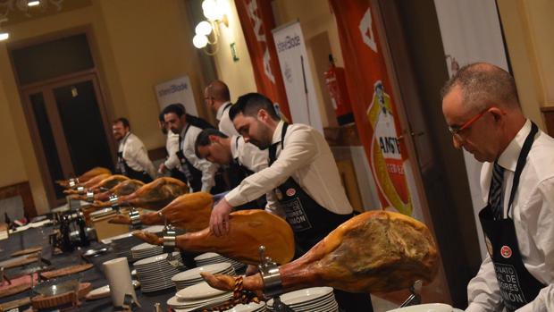 Se suspende hasta 2022 el Campeonato Regional de Cortadores de Jamón