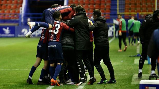 2-0: La UD Socuéllamos se hunde en Almendralejo a falta de 13 minutos